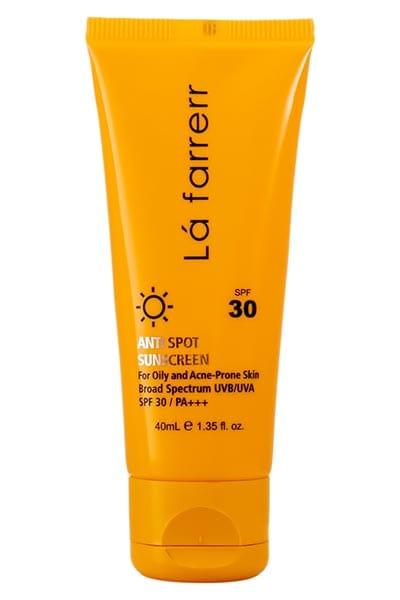 جلوگیری از پیری پوست با کرم ضد آفتاب و ضد لک اس پی اف 30 بدون رنگ پوست چرب و آکنه دار لافارر