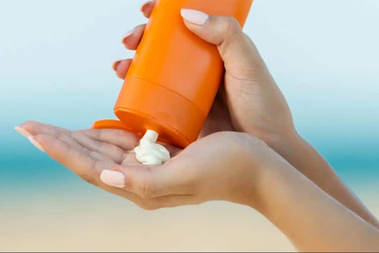 SPF مناسب برای ضد آفتاب و محصولات مراقبتی