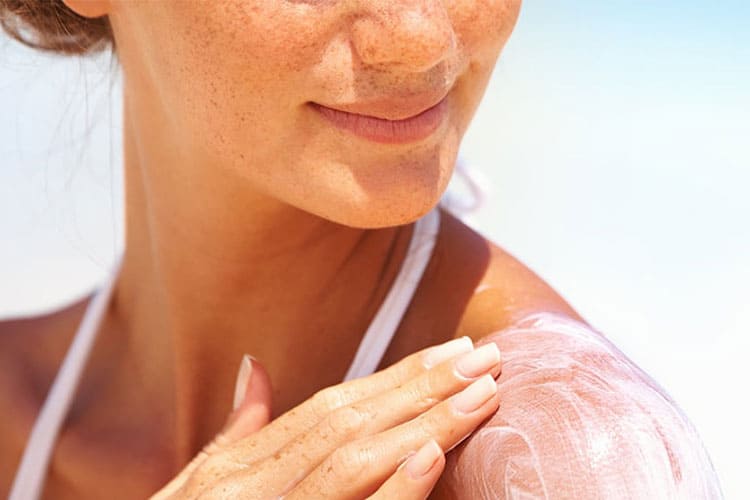 طرز استفاده صحیح از ضد آفتاب بدن و صورت