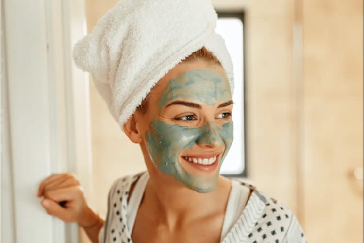 فواید ماسک صورت برای درمان مشکلات پوستی