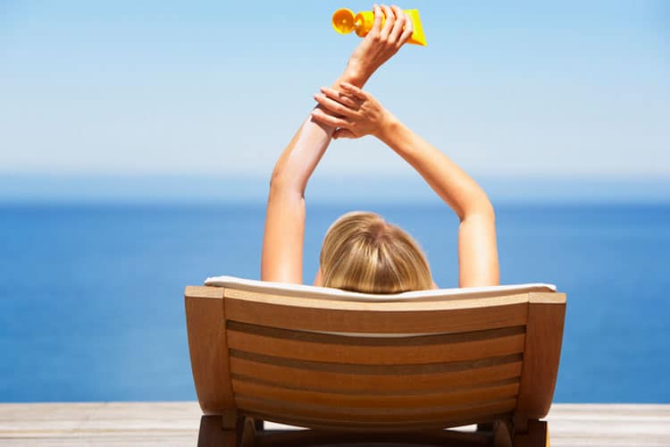 فاکتورهایی که هنگام خرید ضد آفتاب مناسب پوست شما مهم هستند