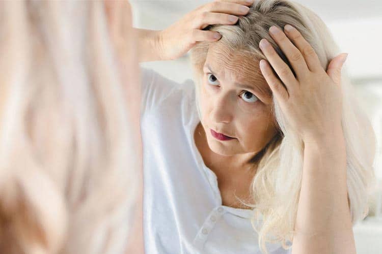 عوارض شیمی درمانی روی مو و راه های مراقبت از آن